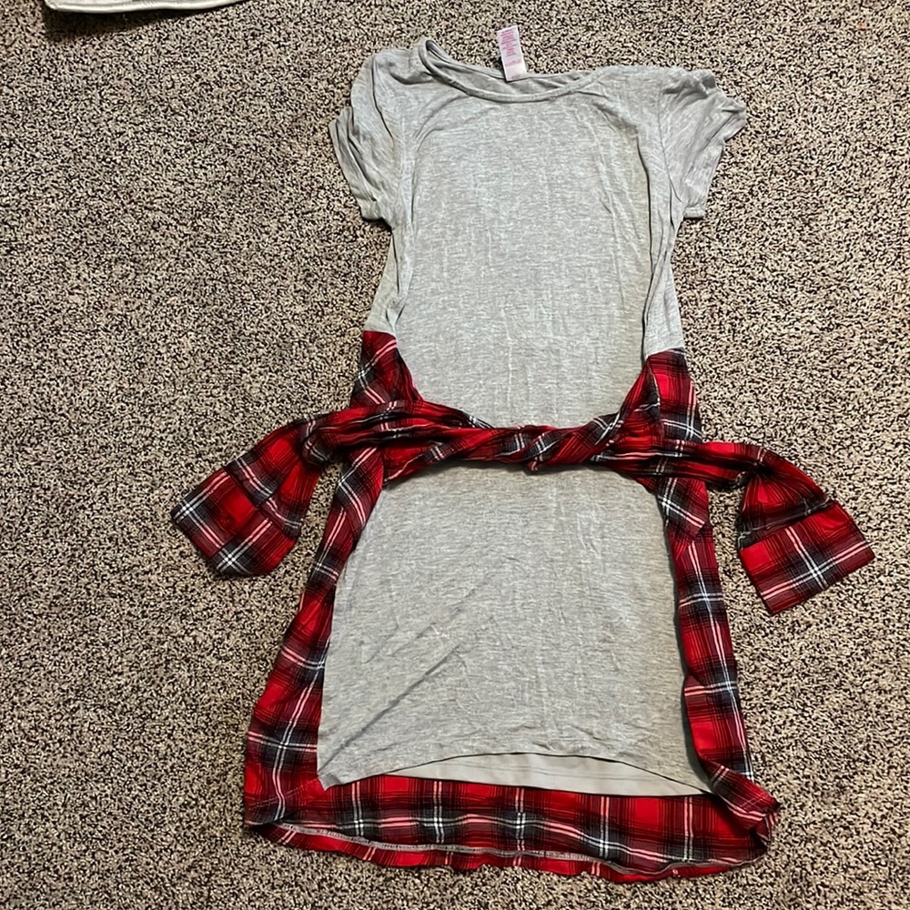 Cute dress!